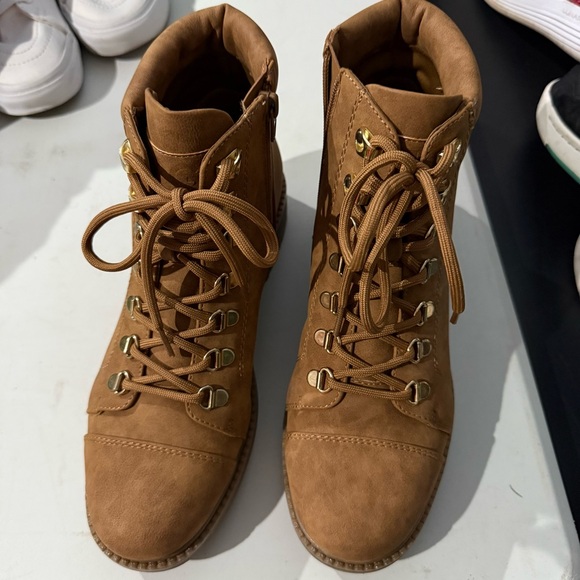 GBG Los Angeles Tan Lace-Up Boots - Picture 1 of 5
